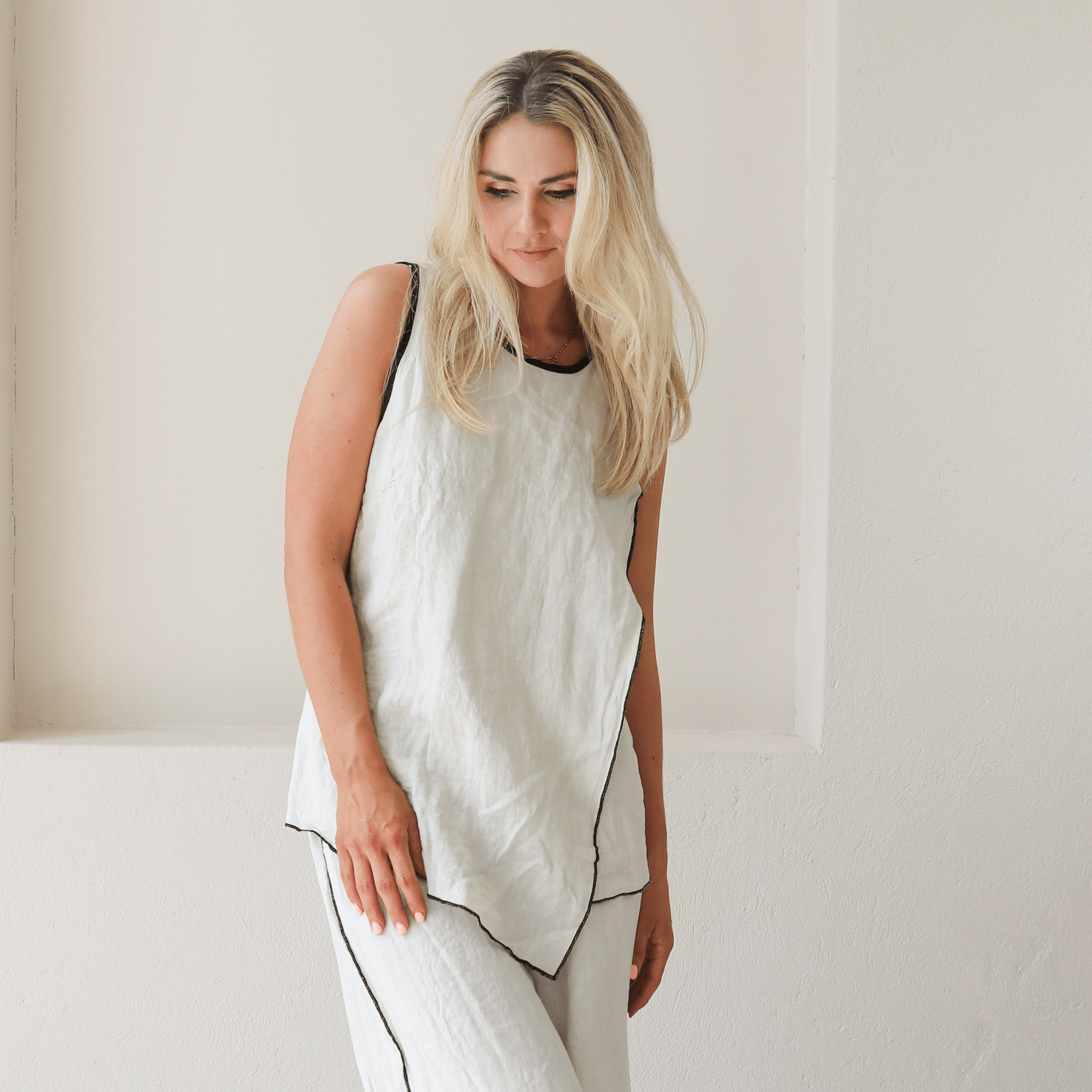 TOSCA LINEN BLACK TRIM VEST