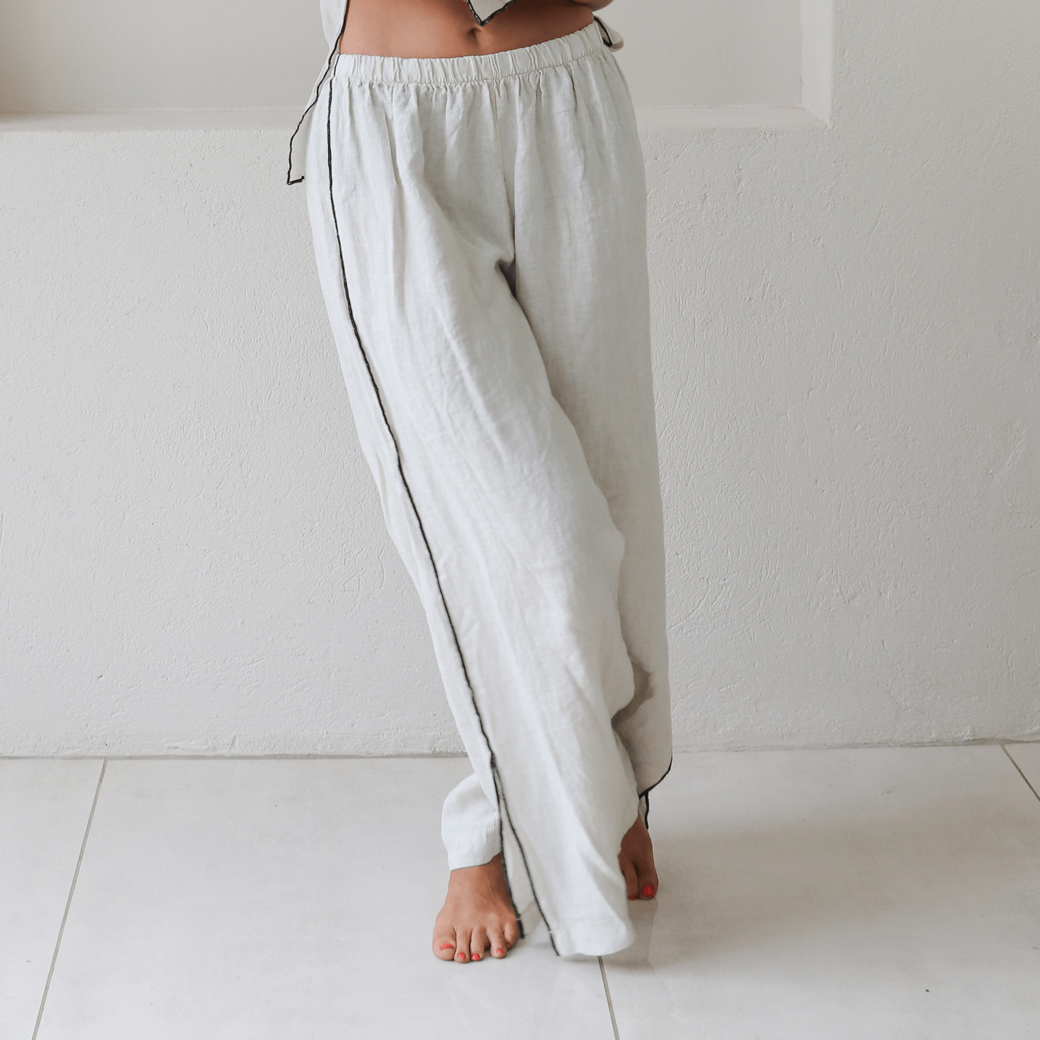 FIAMETTA LINEN BLACK TRIM PANTS