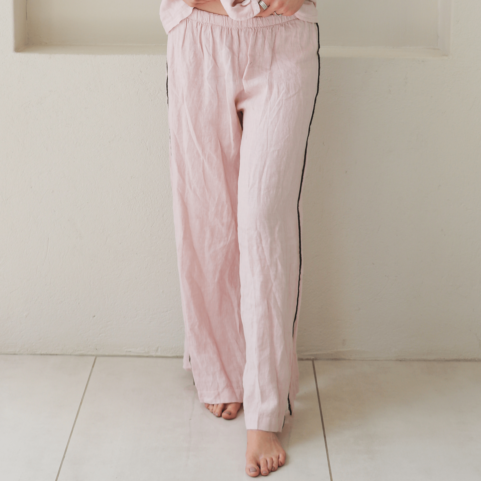 FIAMETTA LINEN BLACK TRIM PANTS