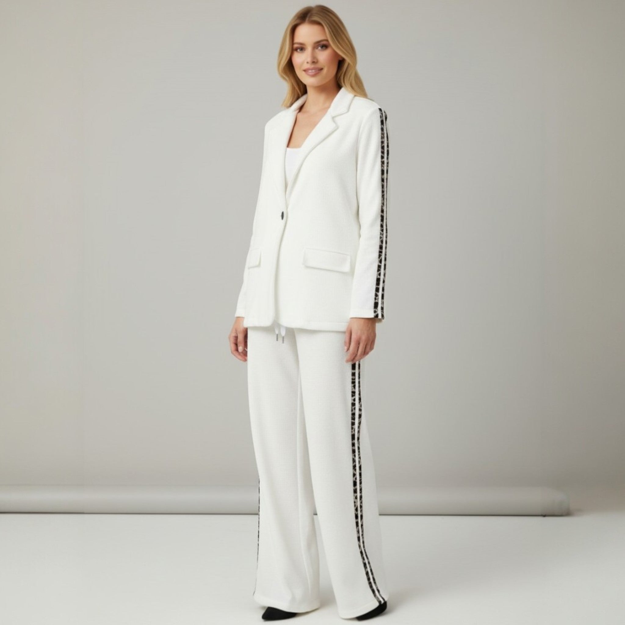 REALYN POLY ANIMAL SIDE TRIM BLAZER SET